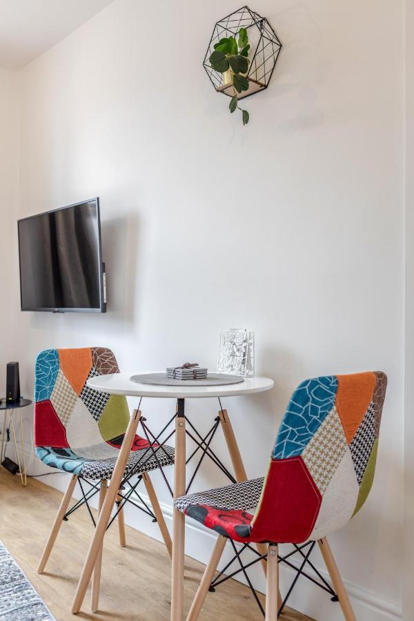 Modern Cosy London Flat By Damask Homes Ilford Dış mekan fotoğraf